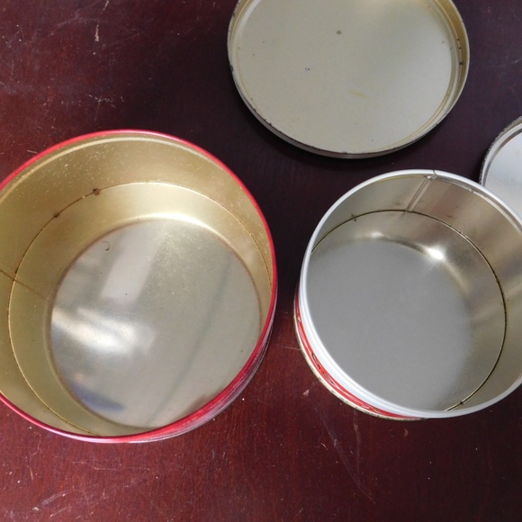 Aluminum Holiday Tins Christmas Village Street - Picture 5 of 5